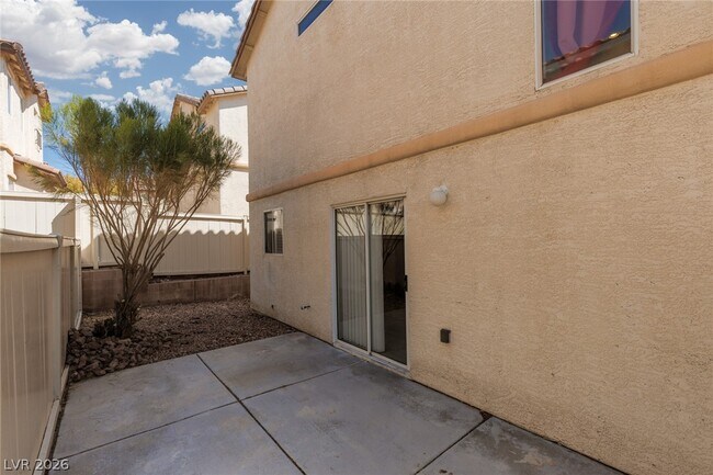 Building Photo - 3829 Bayamon St