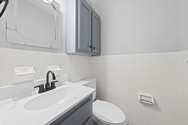 Building Photo - 3 Bedroom Pet Friendly Home For Rent in St. B Area!