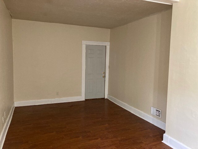 Building Photo - 611 N Adams St