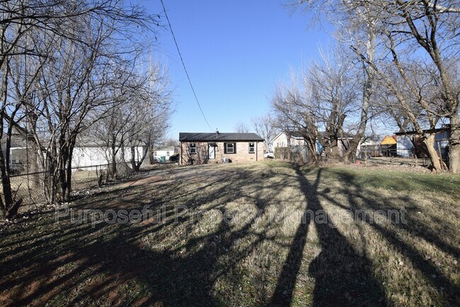 Building Photo - 2924 SW 51st St