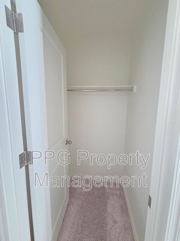 Building Photo - 20124 W Palo Verde Dr