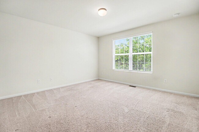 Building Photo - 27902 Hopkins Dr