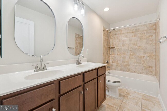 Building Photo - 10290 Greenspire Dr