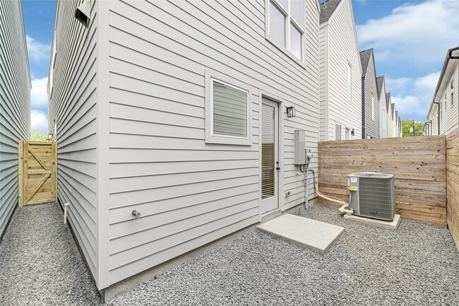 Building Photo - 4606 Crown Grove Ln