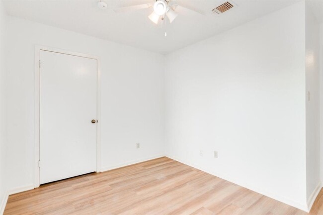 Building Photo - 13341 Water Oak Ln
