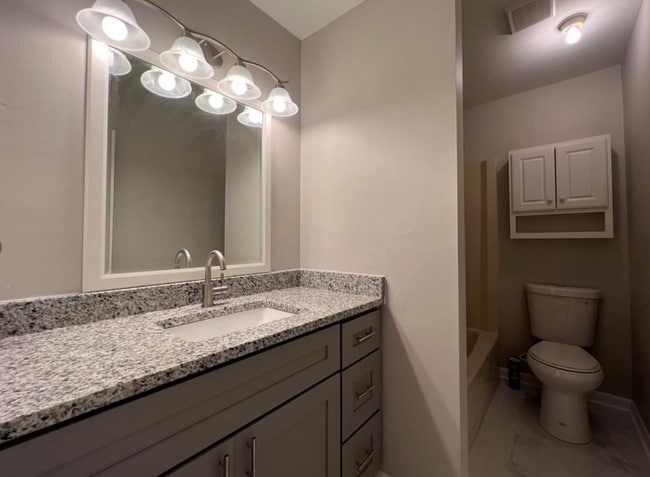 Building Photo - 5025 Eaton Ct