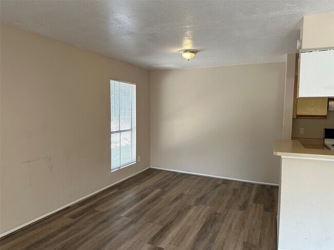 Building Photo - 10100 S Gessner Rd