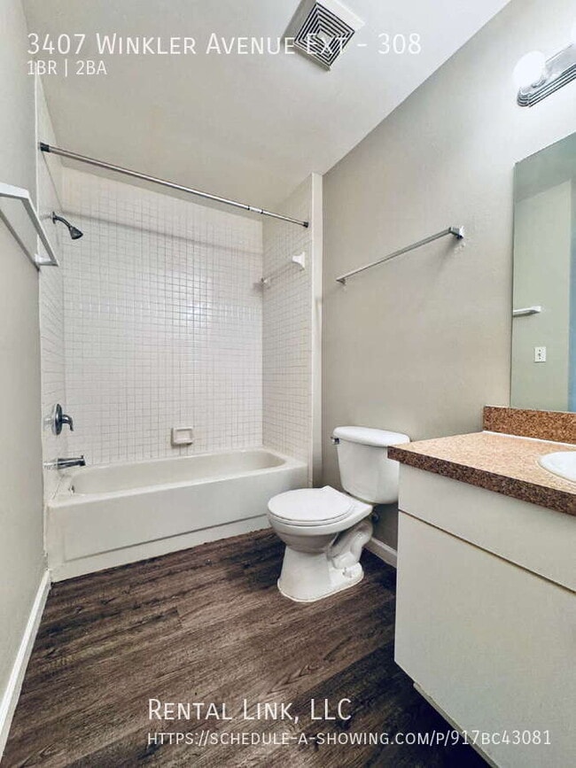 Building Photo - 3407 Winkler Ave Ext