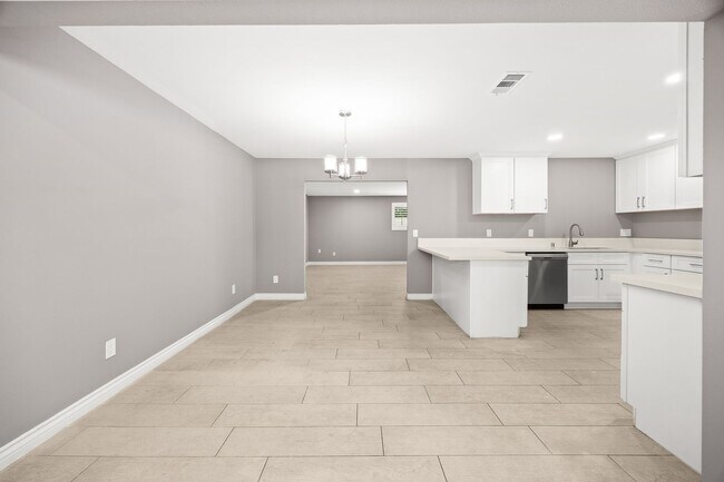 Building Photo - Gorgeous North Upland Home for Lease