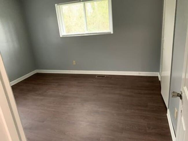 Building Photo - 3bed 2 bath with den