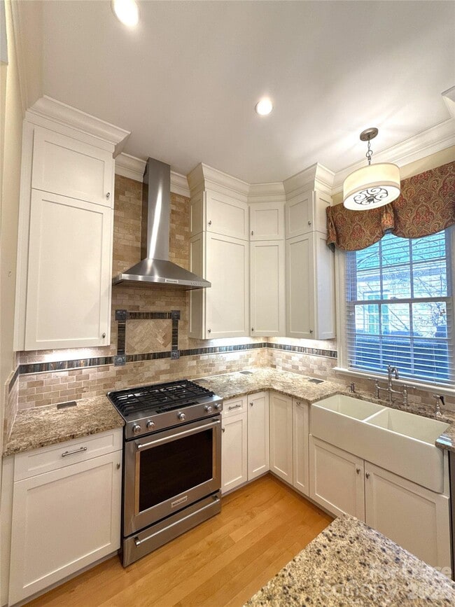 Building Photo - 1109 S Kings Dr