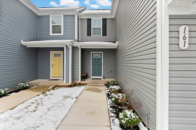 Building Photo - 161 Robinia Rd