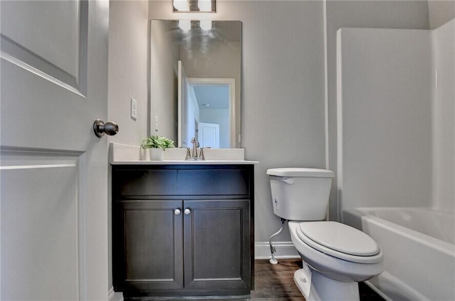 Building Photo - 840 Champagne Ln