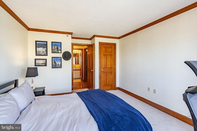 Building Photo - 2018 Walnut St