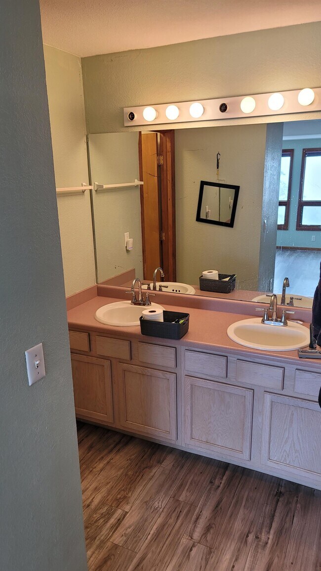 Building Photo - 4555 Sentinel Rock Terrace