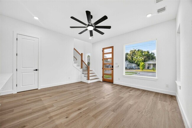 Building Photo - 4633 Mallow St