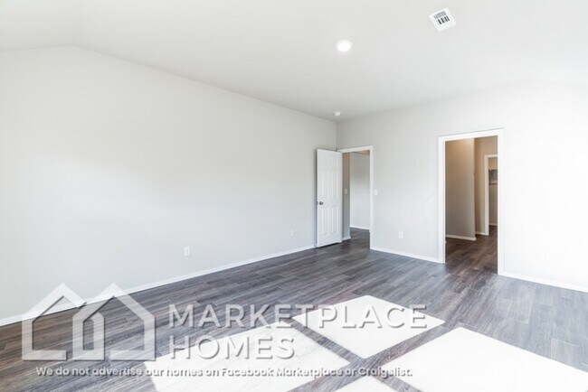 Building Photo - 884 S Brambling Ln