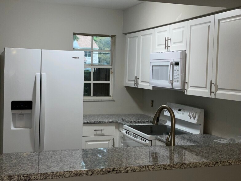 Building Photo - 11332 Grandville Dr