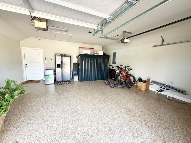 Building Photo - Beautiful 4 Bedroom Rental with Garage & Outdoor Living Space