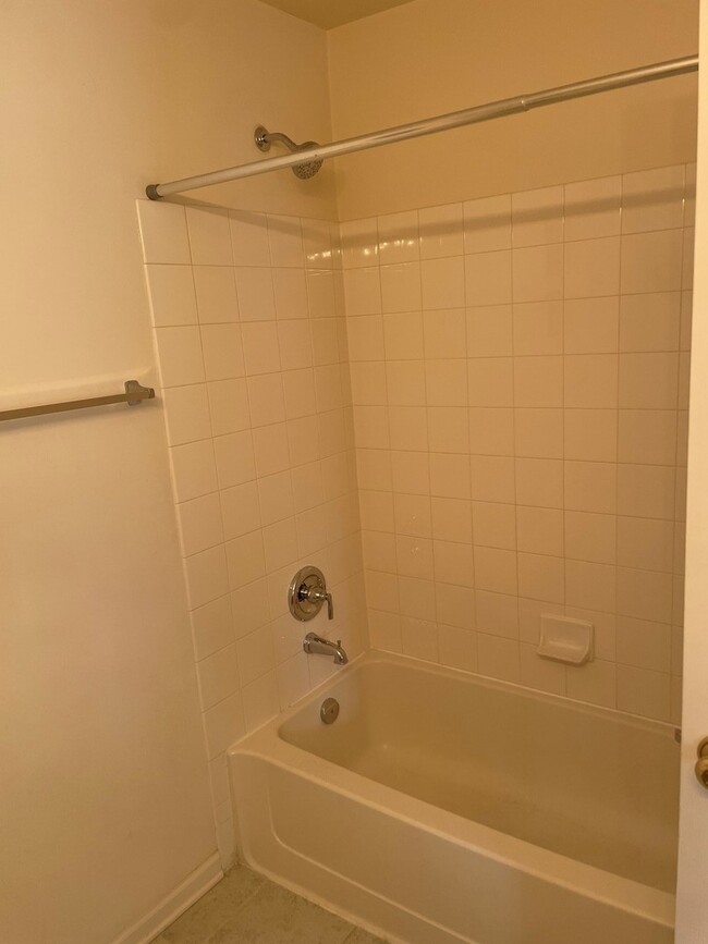 Building Photo - 3092 Kentshire Cir
