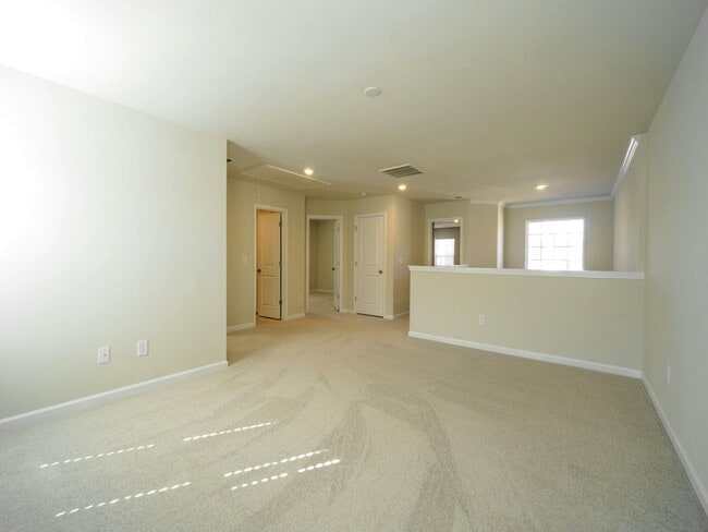 Building Photo - 1 Year Old New Home With 3 Bedroom 2.5 bat...