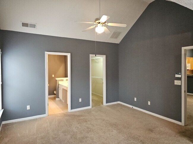 Building Photo - Well Kept Union City Home, 3BR, 2BA