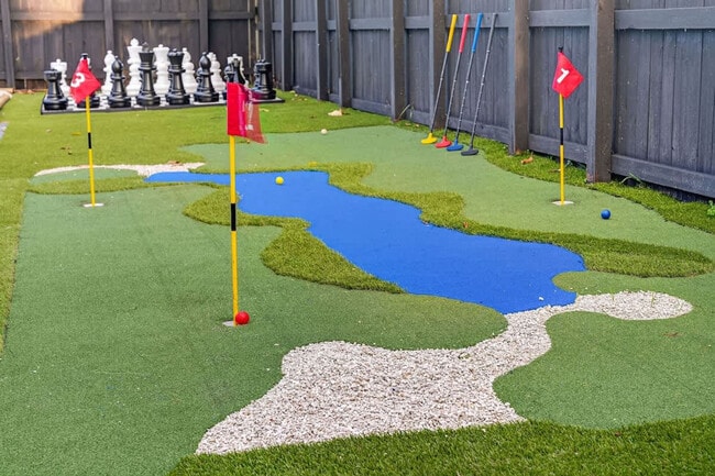 Building Photo - 6660 Custer St