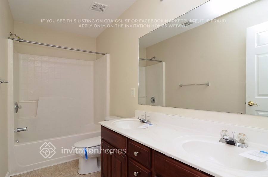 Building Photo - 7718 Parkside Dr