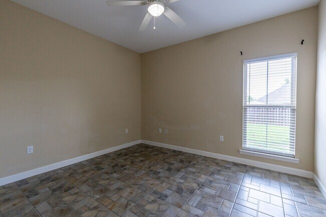 Building Photo - COMING SOON – Available July 1 | $2,150/Mo...