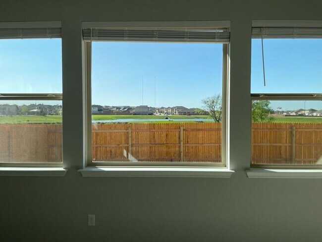 Building Photo - 1517 Whippletree Trl