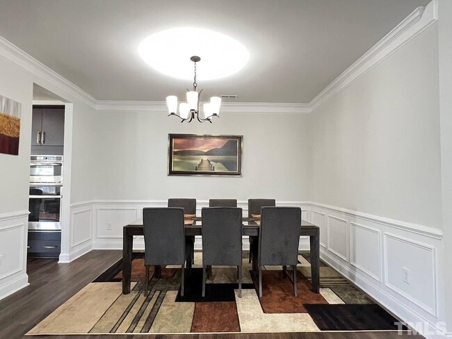 Building Photo - End Unit Luxary Townhome for Rent Apex