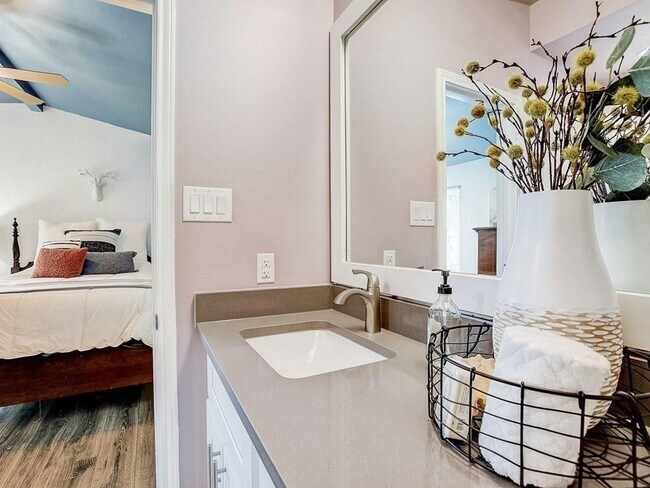 Building Photo - 12909 Modena Trail