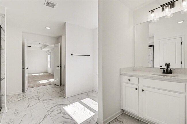 Building Photo - 5510 Bower Pl