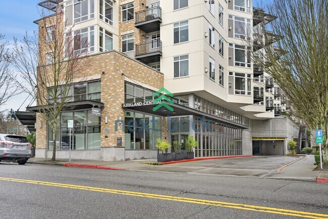 Building Photo - Beautiful 2BR + Den Condo with Garage Parking in Vibrant Downtown Kirkland