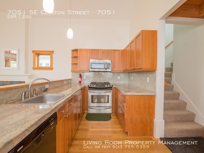 Building Photo - 7051 SE Clinton St