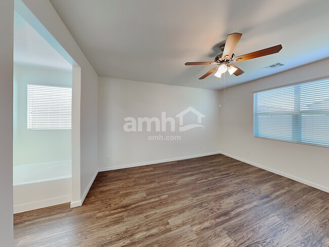 Building Photo - 7161 E Bobwhite Ct