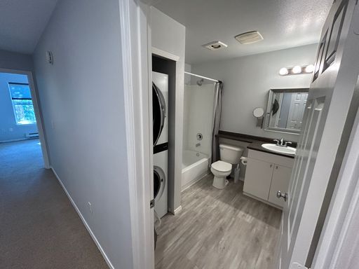 Building Photo - Gorgeous 2 bedroom 2 bath townhome available now!