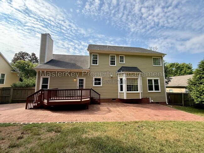 Building Photo - 701 Cricketfield Ln