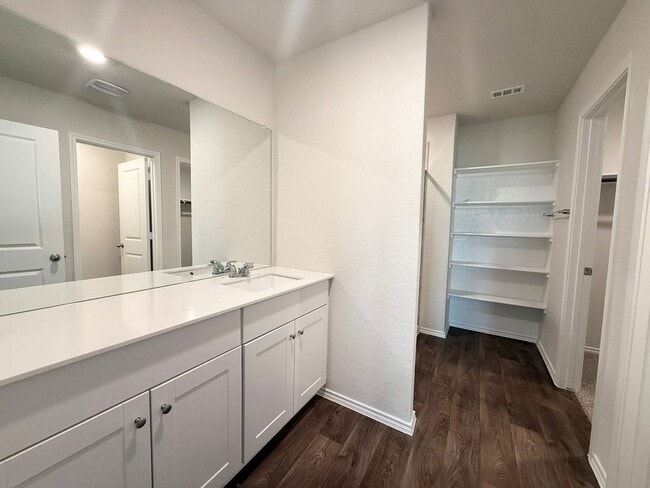 Building Photo - 14741 Cooke Delta