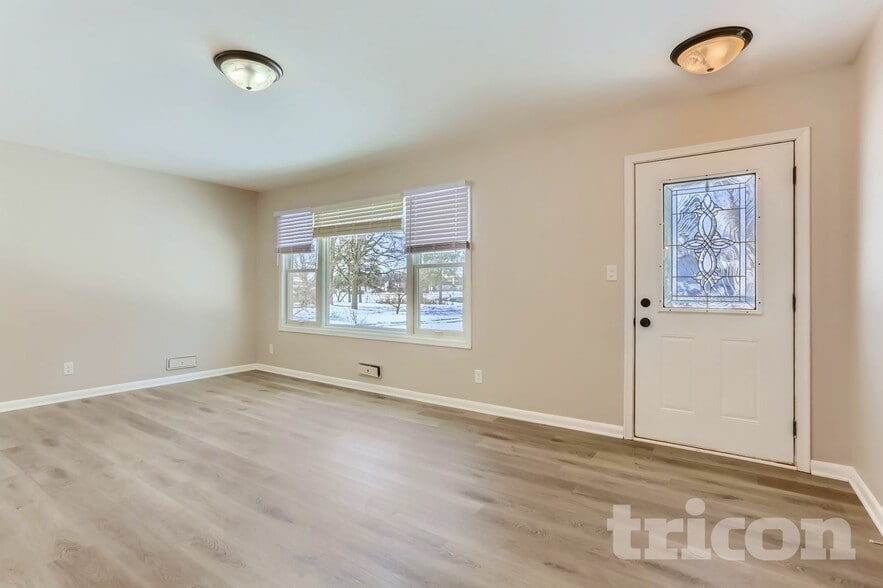 Building Photo - 7755 Eastwood Rd