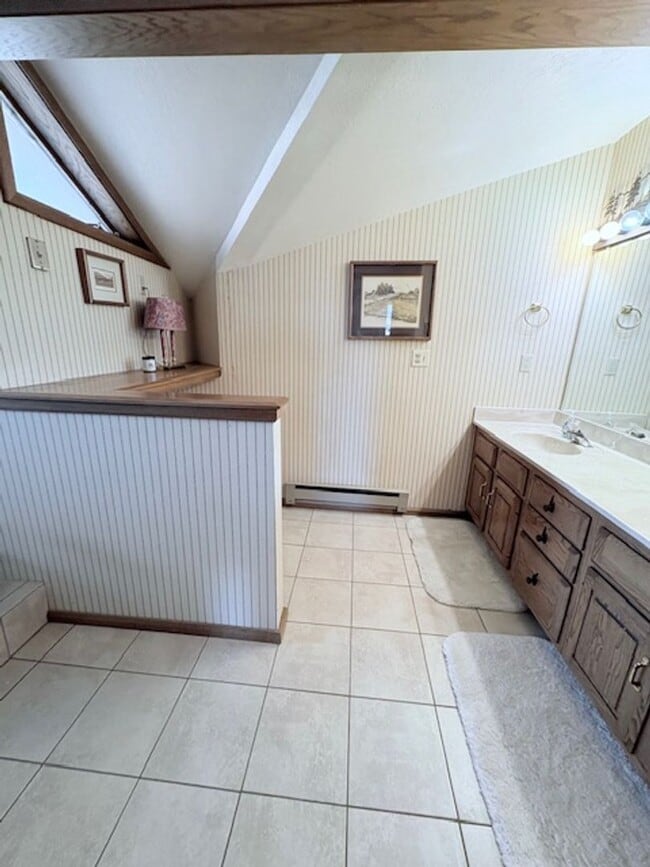 Building Photo - Stunning 3-Bedroom, 2-Story Townhome for Rent – 3,000 sq ft