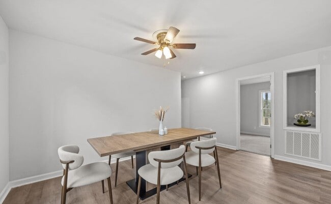 Building Photo - 309 Cody St