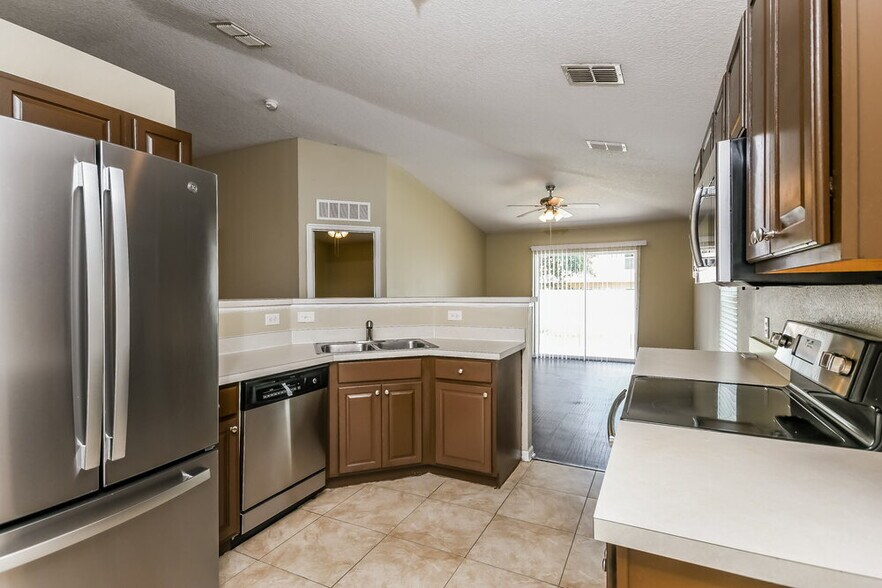 Building Photo - 448 Hammerstone Ave