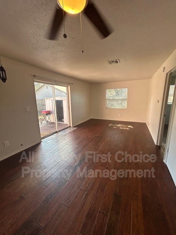 Building Photo - 3071 Park Ln