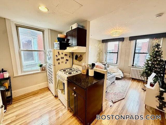 Building Photo - 224 Hanover St