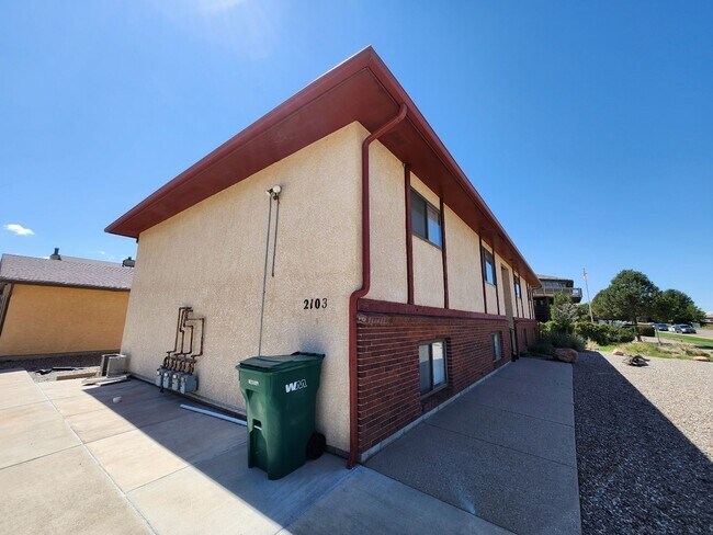 Building Photo - 2103 Chautard Dr