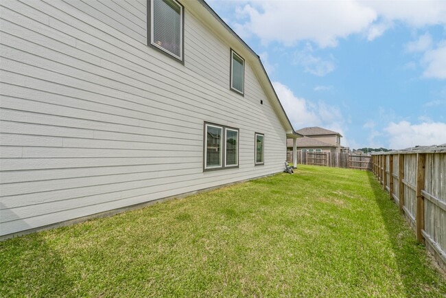 Building Photo - 18602 Etta Pnes Cir