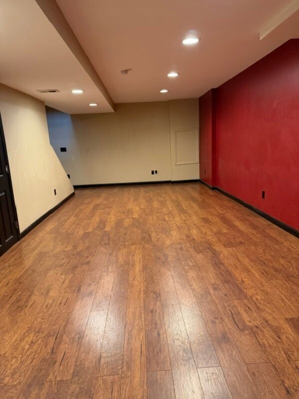 Building Photo - 380 Elati St