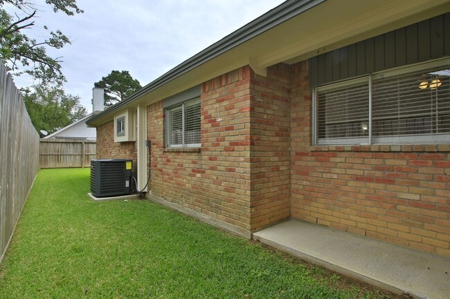 Building Photo - 19518 Gladewater Dr