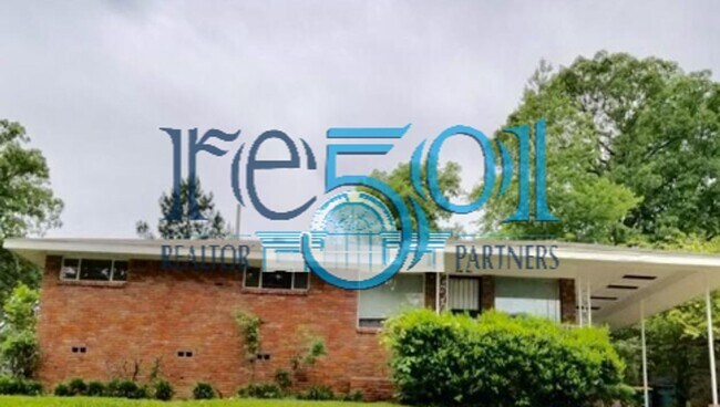 Primary Photo - Lovely Home Near UALR